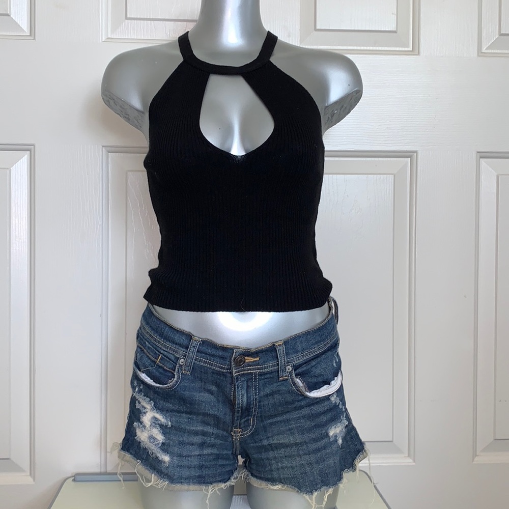 Black open cleavage knit ribbed top